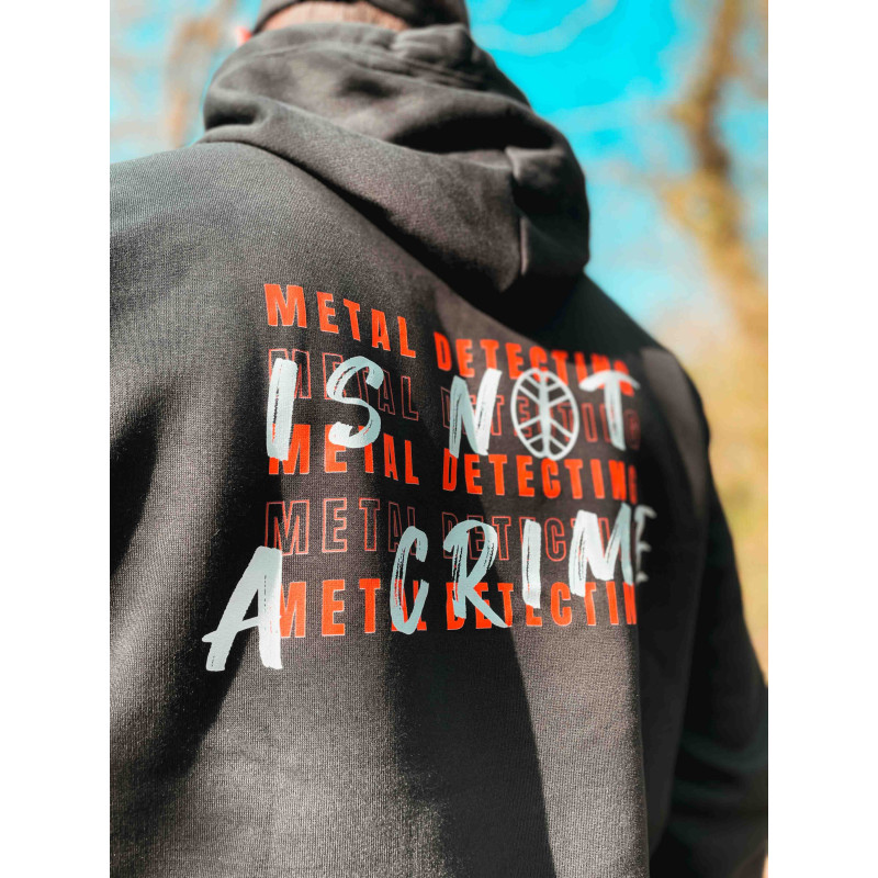 Sweat "Metal detecting is not a crime"