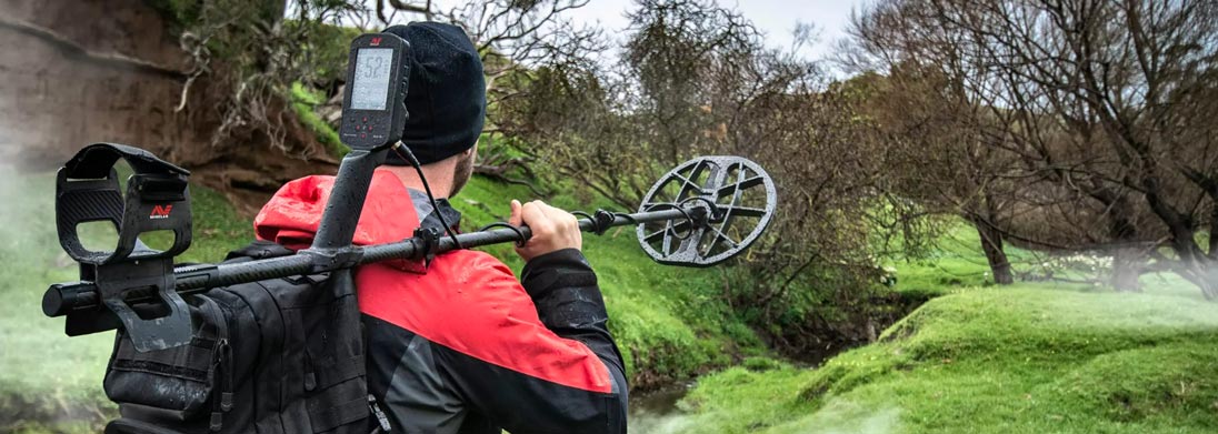 Détecteur Minelab Manticore sur le terrain