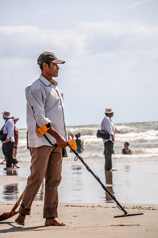 Détecteur de métaux Garrett sur la plage