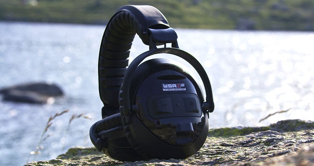 Casque WSA 2 XL posé au bord de l'eau